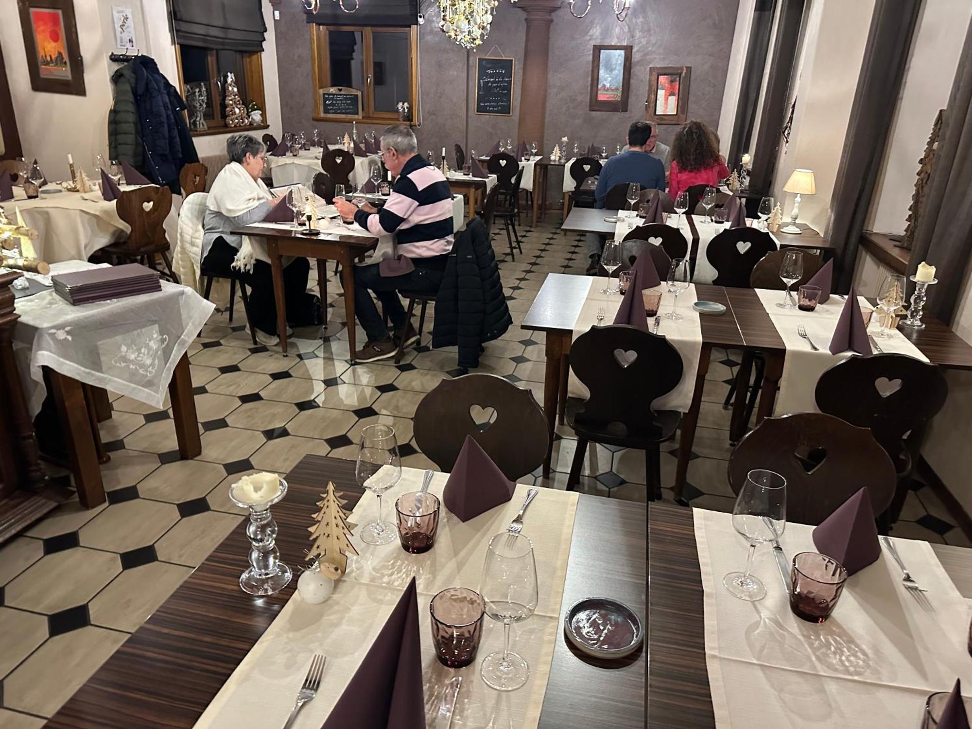 奥柏格梅赛布格酒店 Châtenois 外观 照片